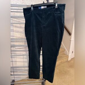Old Navy Forest Green Velvet Ankle Pixie Pant - Size 18